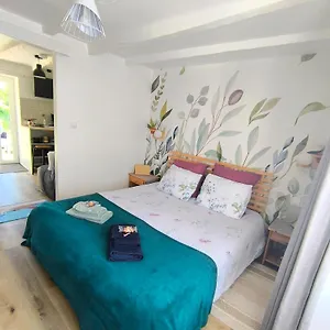 le-tigite-bb-suite-1-a-4-personnes-entree-et-terrasse.inbrittany.com/